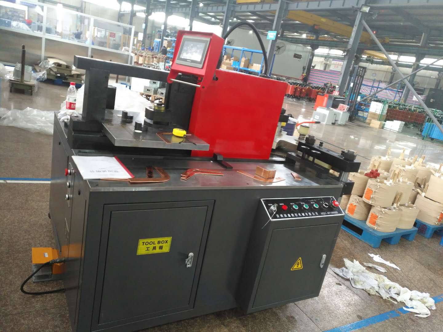 多工位母線加工機(jī)的用途